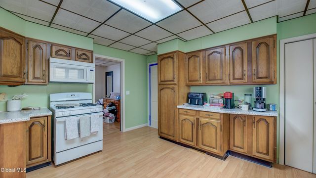 20 Lincoln Avenue, Amsterdam, NY 12010