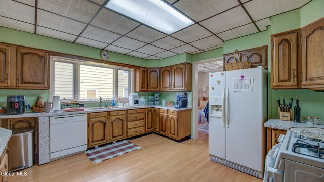 20 Lincoln Avenue, Amsterdam, NY 12010