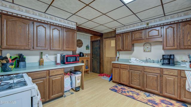 20 Lincoln Avenue, Amsterdam, NY 12010