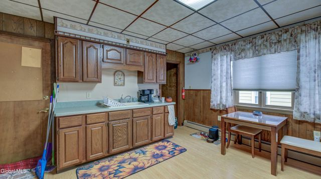 20 Lincoln Avenue, Amsterdam, NY 12010