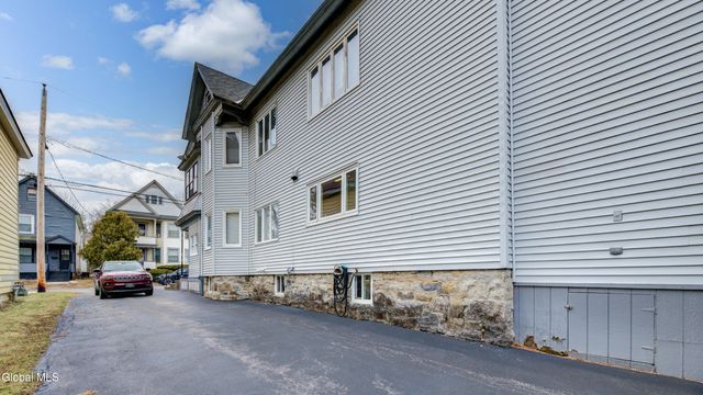 20 Lincoln Avenue, Amsterdam, NY 12010