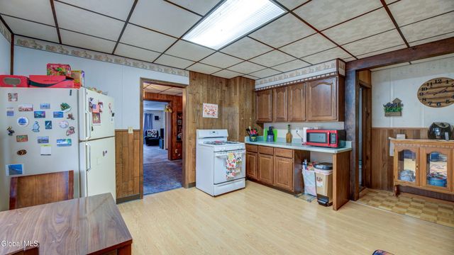 20 Lincoln Avenue, Amsterdam, NY 12010