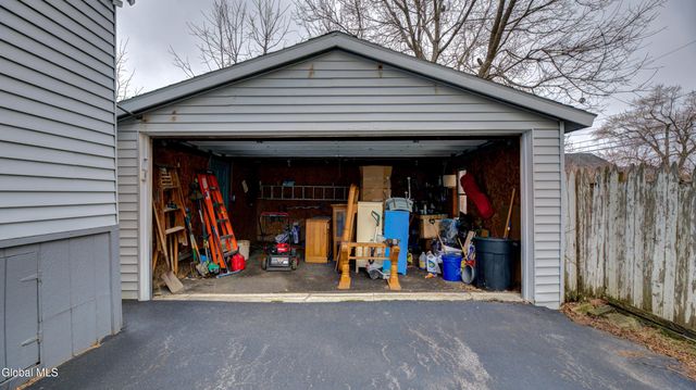 20 Lincoln Avenue, Amsterdam, NY 12010