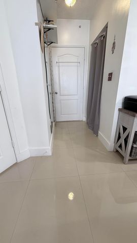 5077 NW 7th Street 914, Miami, FL 33126