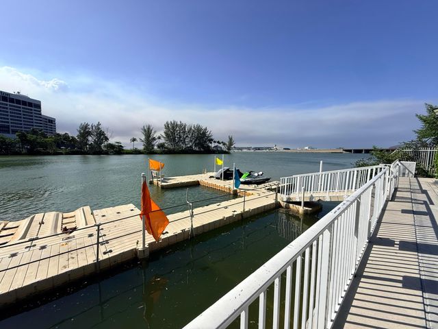 5077 NW 7th Street 914, Miami, FL 33126