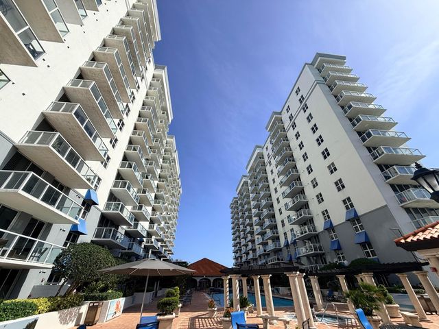5077 NW 7th Street 914, Miami, FL 33126
