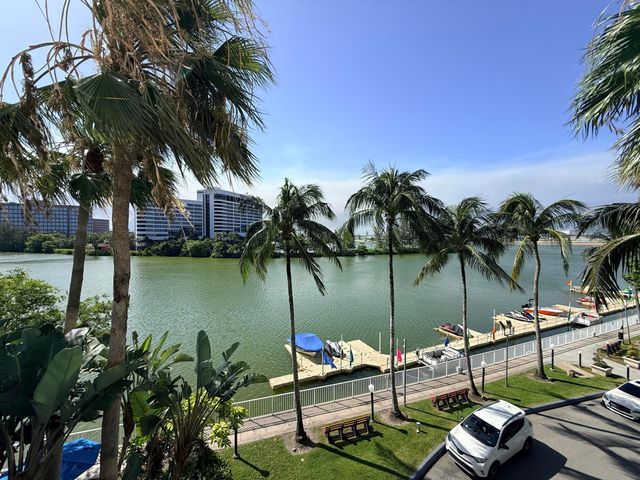 5077 NW 7th Street 914, Miami, FL 33126