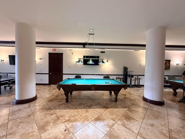 5077 NW 7th Street 914, Miami, FL 33126
