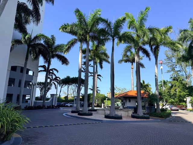 5077 NW 7th Street 914, Miami, FL 33126