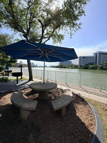 5077 NW 7th Street 914, Miami, FL 33126