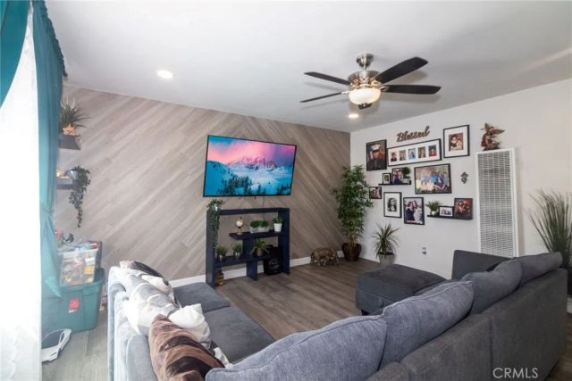 22428 Devlin, Hawaiian Gardens, CA 90716