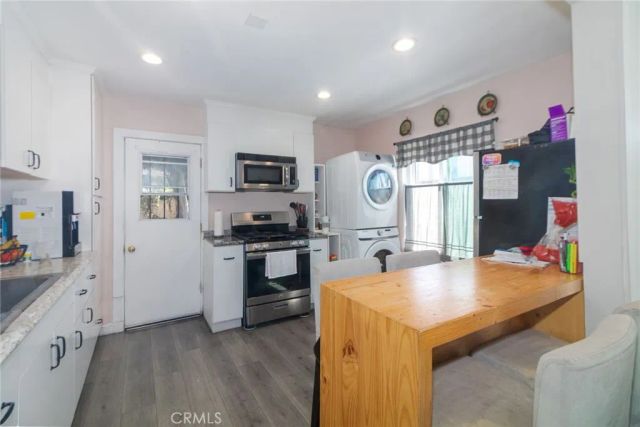22428 Devlin, Hawaiian Gardens, CA 90716