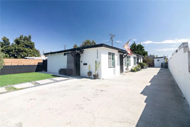 22428 Devlin, Hawaiian Gardens, CA 90716