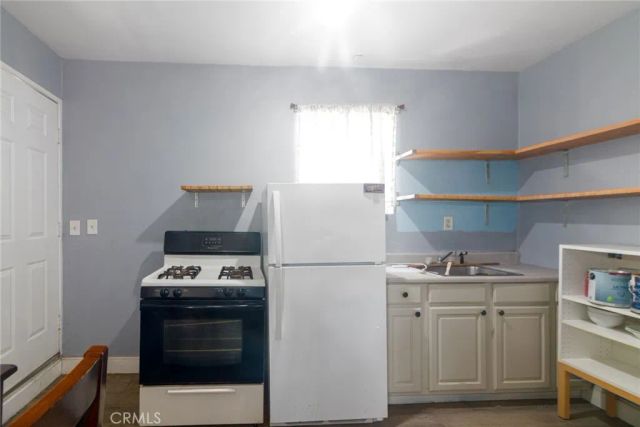 22428 Devlin, Hawaiian Gardens, CA 90716
