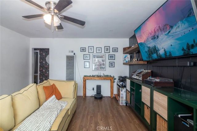 22428 Devlin, Hawaiian Gardens, CA 90716