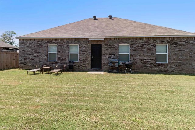 2010 Matthews Meadows Lane, Conway, AR 72032