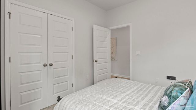 2138 Aqua St, Gulf Breeze, FL 32563