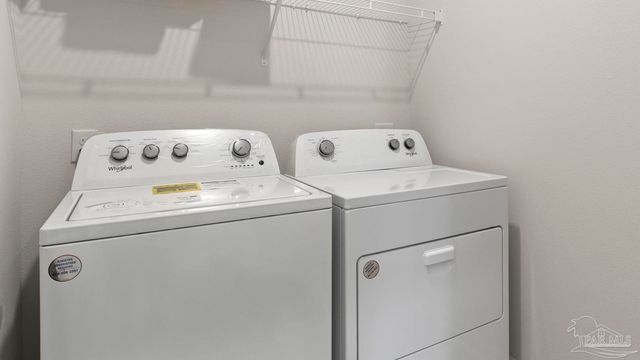 2138 Aqua St, Gulf Breeze, FL 32563