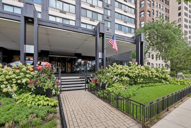 1440 N Lake Shore Drive 12H, Chicago, IL 60610
