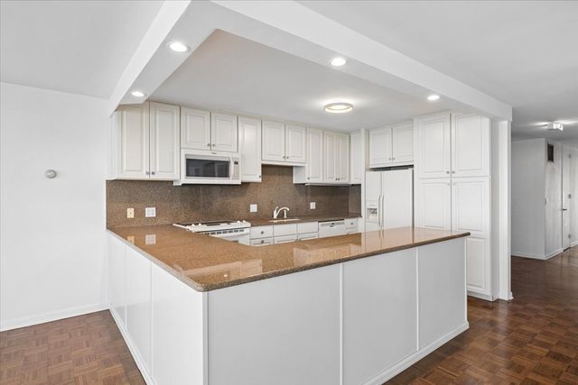 1440 N Lake Shore Drive 12H, Chicago, IL 60610