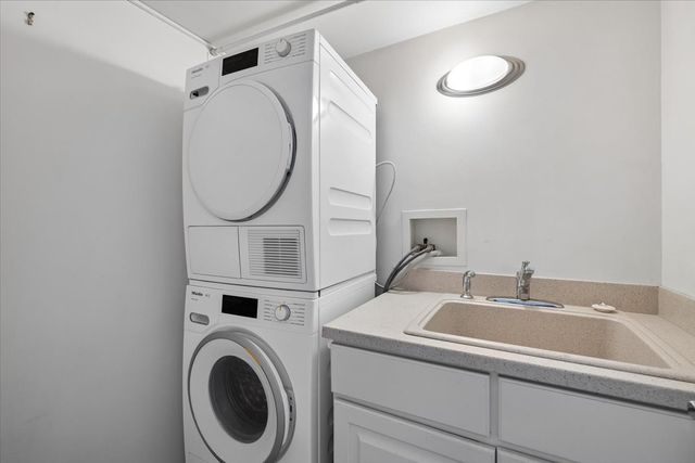 1440 N Lake Shore Drive 12H, Chicago, IL 60610