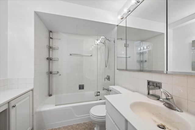 1440 N Lake Shore Drive 12H, Chicago, IL 60610