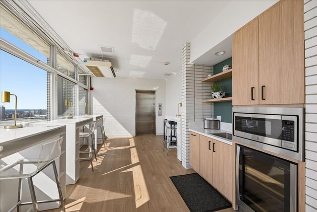 1440 N Lake Shore Drive 12H, Chicago, IL 60610