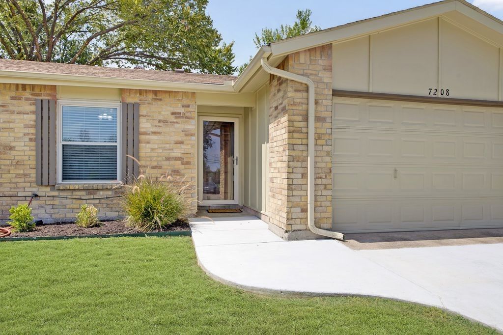 7208 Romford Way, North Richland Hills, TX 76182 — exterior