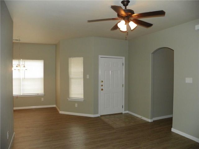 135 Marvin CV, Hutto, TX 78634