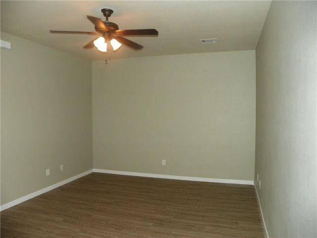 135 Marvin CV, Hutto, TX 78634