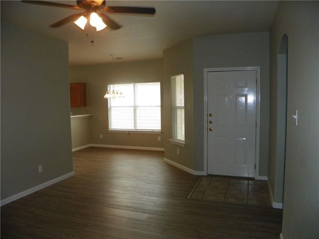 135 Marvin CV, Hutto, TX 78634