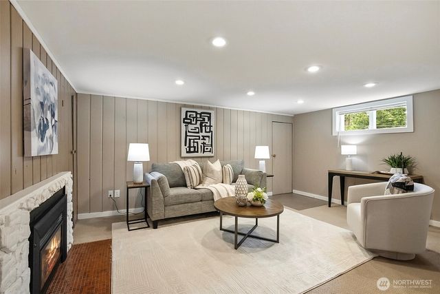 8800 Ravenna Avenue NE, Seattle, WA 98115