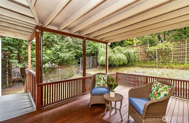 8800 Ravenna Avenue NE, Seattle, WA 98115
