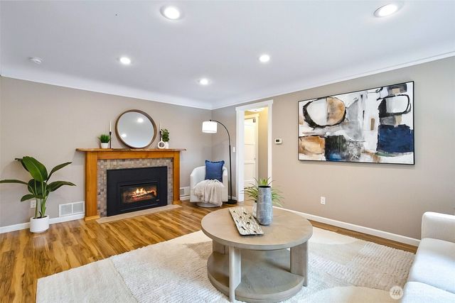 8800 Ravenna Avenue NE, Seattle, WA 98115