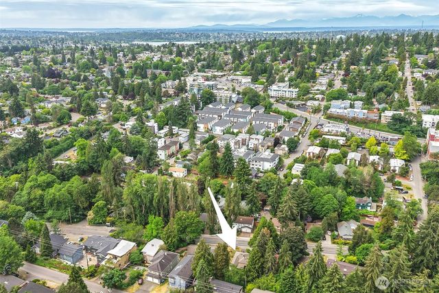8800 Ravenna Avenue NE, Seattle, WA 98115