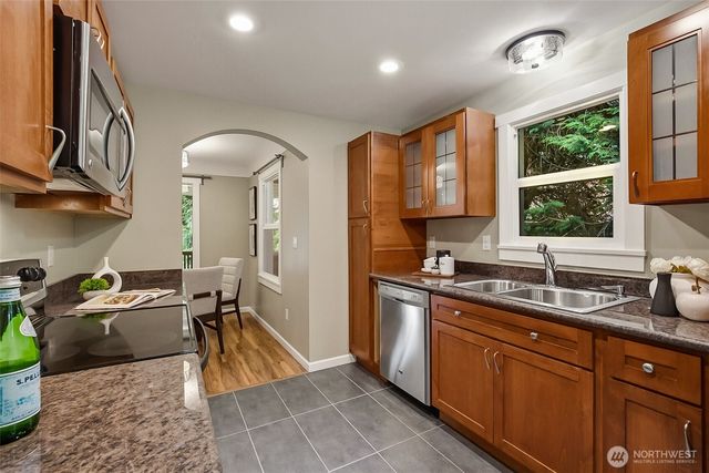 8800 Ravenna Avenue NE, Seattle, WA 98115