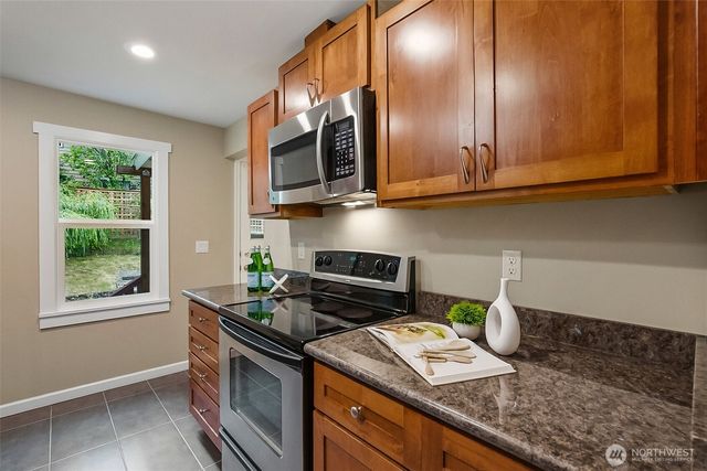 8800 Ravenna Avenue NE, Seattle, WA 98115