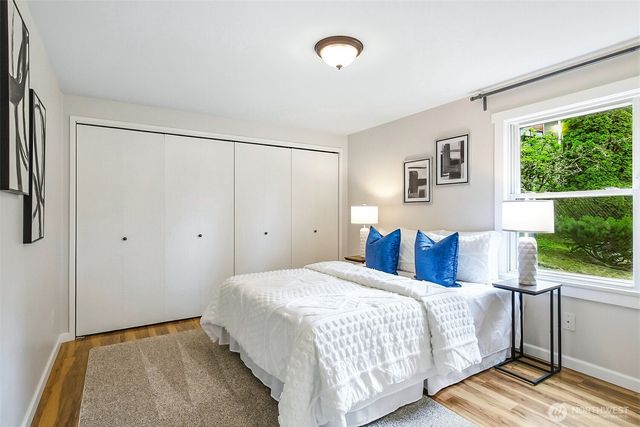 8800 Ravenna Avenue NE, Seattle, WA 98115