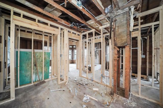 9552 S California Avenue, Evergreen Park, IL 60805