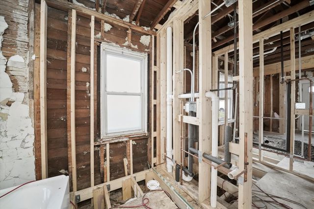 9552 S California Avenue, Evergreen Park, IL 60805