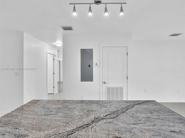 1140 NE 139th St, North Miami, FL 33161