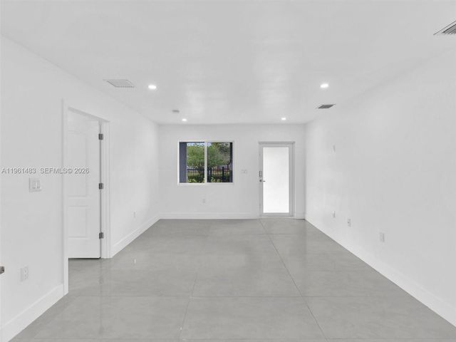 1140 NE 139th St, North Miami, FL 33161