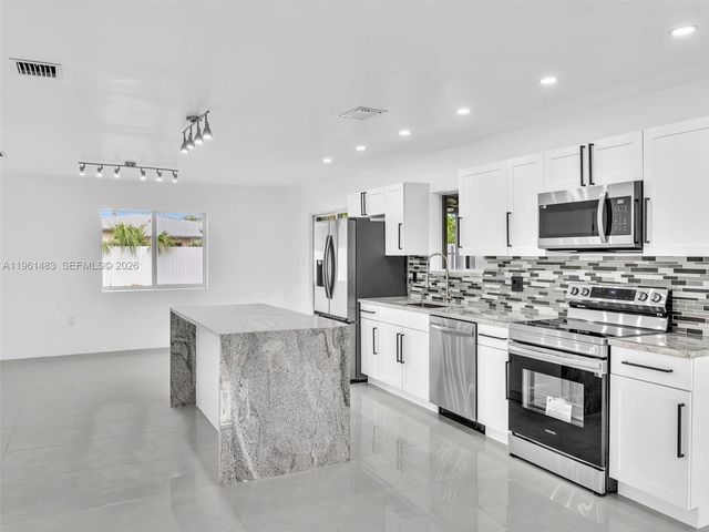 1140 NE 139th St, North Miami, FL 33161