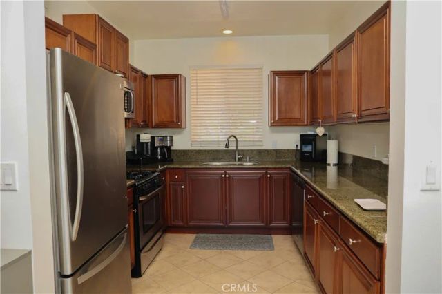 13951 Sherman Way 301, Van Nuys, CA 91405