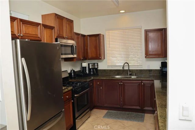 13951 Sherman Way 301, Van Nuys, CA 91405