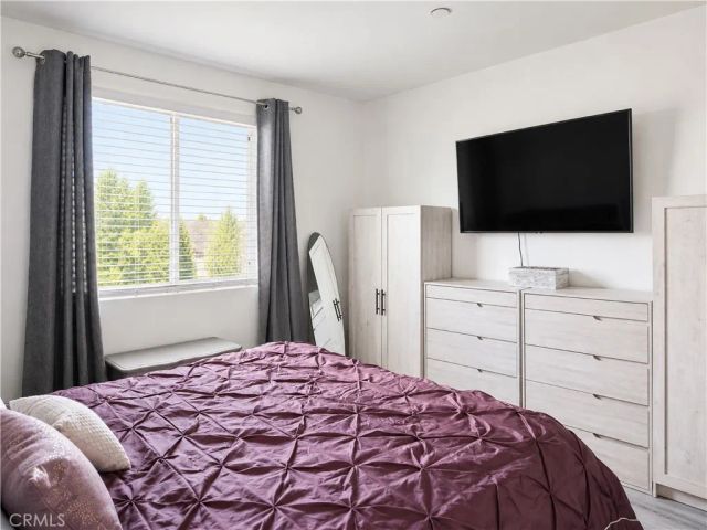 13951 Sherman Way 301, Van Nuys, CA 91405