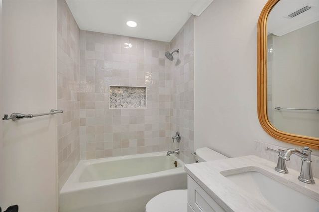 217 Five Pounds Road, St Simons Island, GA 31522