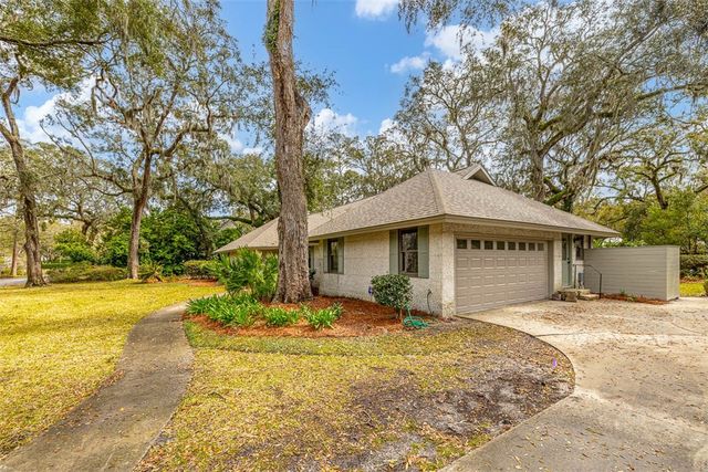 217 Five Pounds Road, St Simons Island, GA 31522