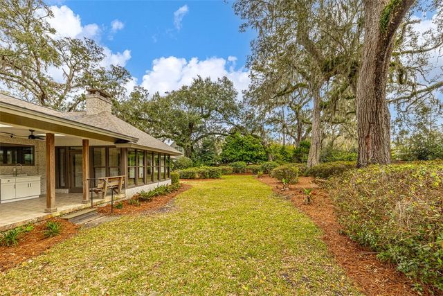 217 Five Pounds Road, St Simons Island, GA 31522
