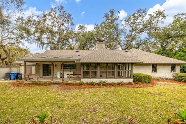 217 Five Pounds Road, St Simons Island, GA 31522